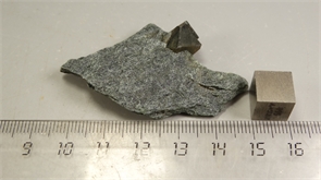 Магнетит в хлоритовом сланце 25328