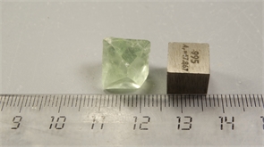 Флюорит 25440