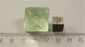 Флюорит 25454