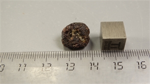 Гранат альмандин 25531