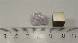 Флюорит 25737