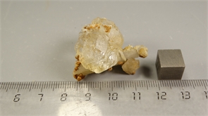 Флюорит оптический и кварц 25972