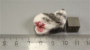 Киноварь в доломите 25998